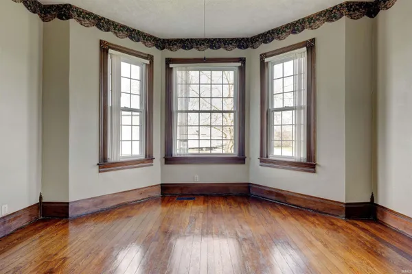 $449,000 | 203 West 3rd Street, Ferdinand, IN 47532