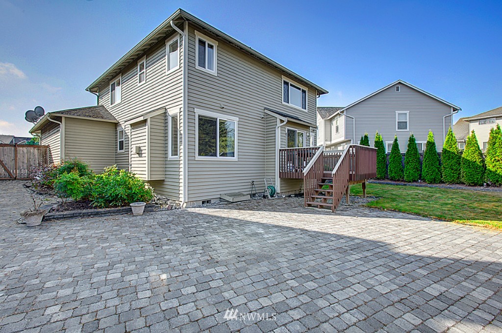 4312 Northeast 9th Place Renton, WA 98059 - Photo 2 of 15