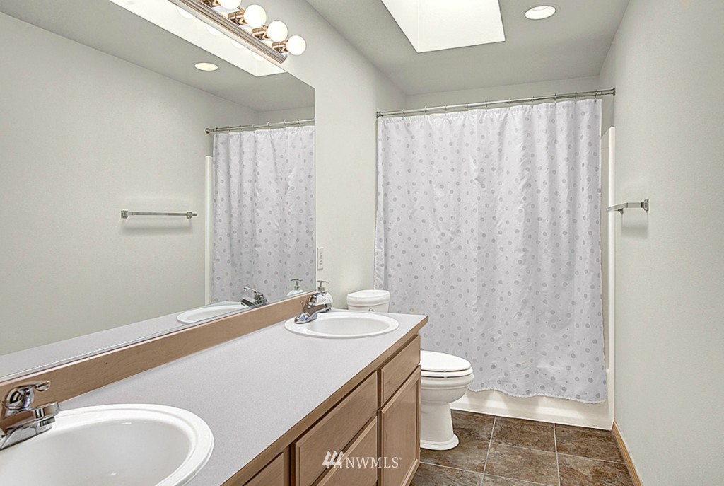 4312 Northeast 9th Place Renton, WA 98059 - Photo 14 of 15
