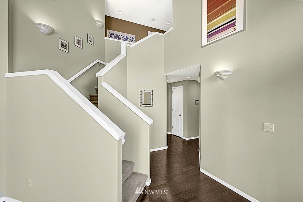 4312 Northeast 9th Place Renton, WA 98059 - Photo 5 of 15