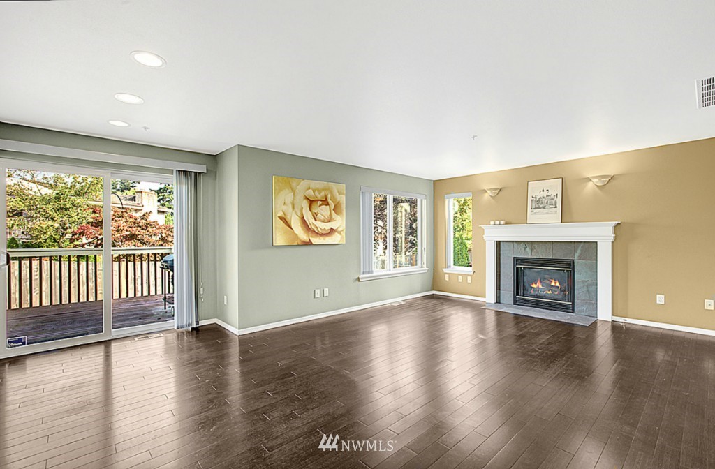 4312 Northeast 9th Place Renton, WA 98059 - Photo 6 of 15