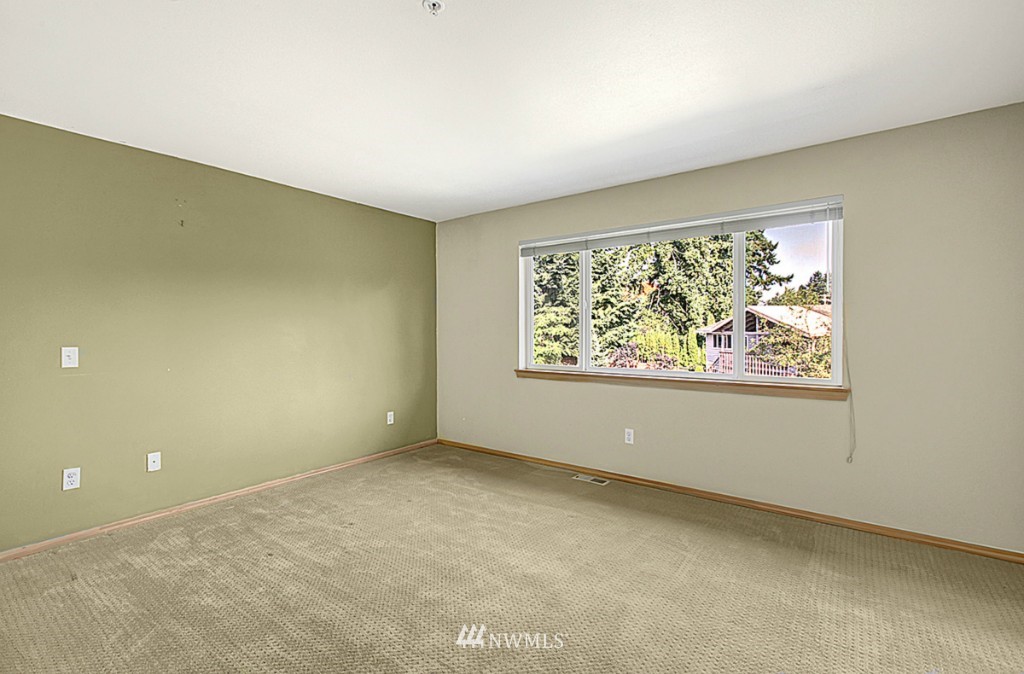 4312 Northeast 9th Place Renton, WA 98059 - Photo 9 of 15