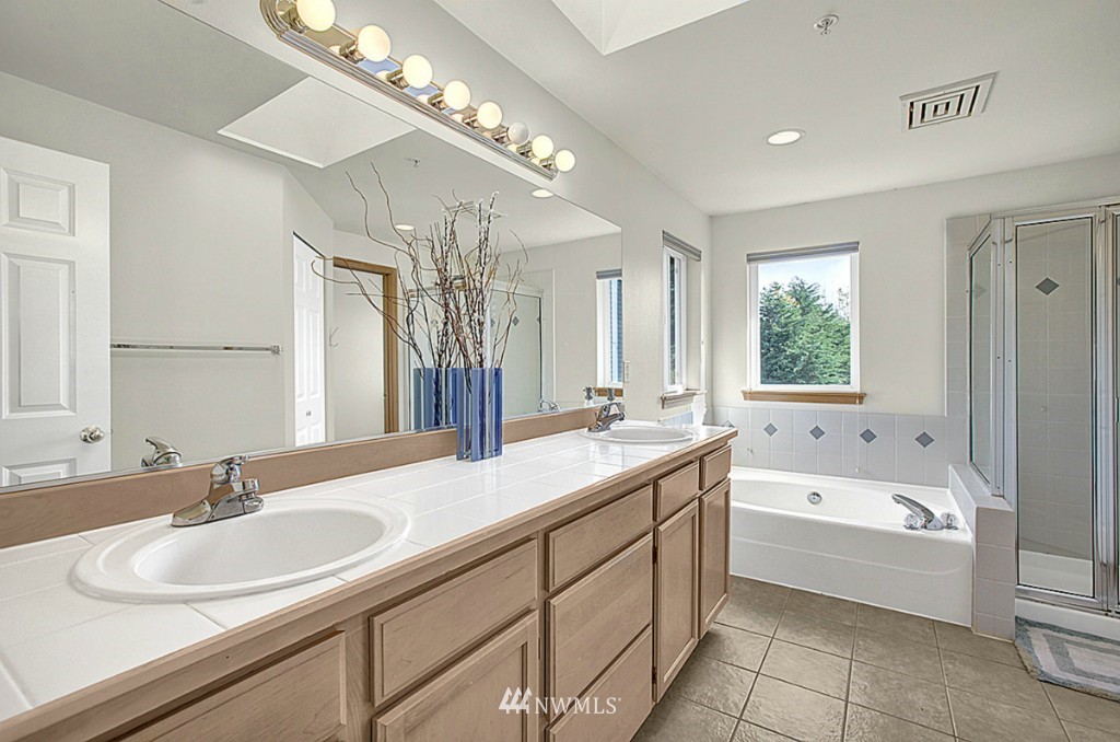 4312 Northeast 9th Place Renton, WA 98059 - Photo 10 of 15