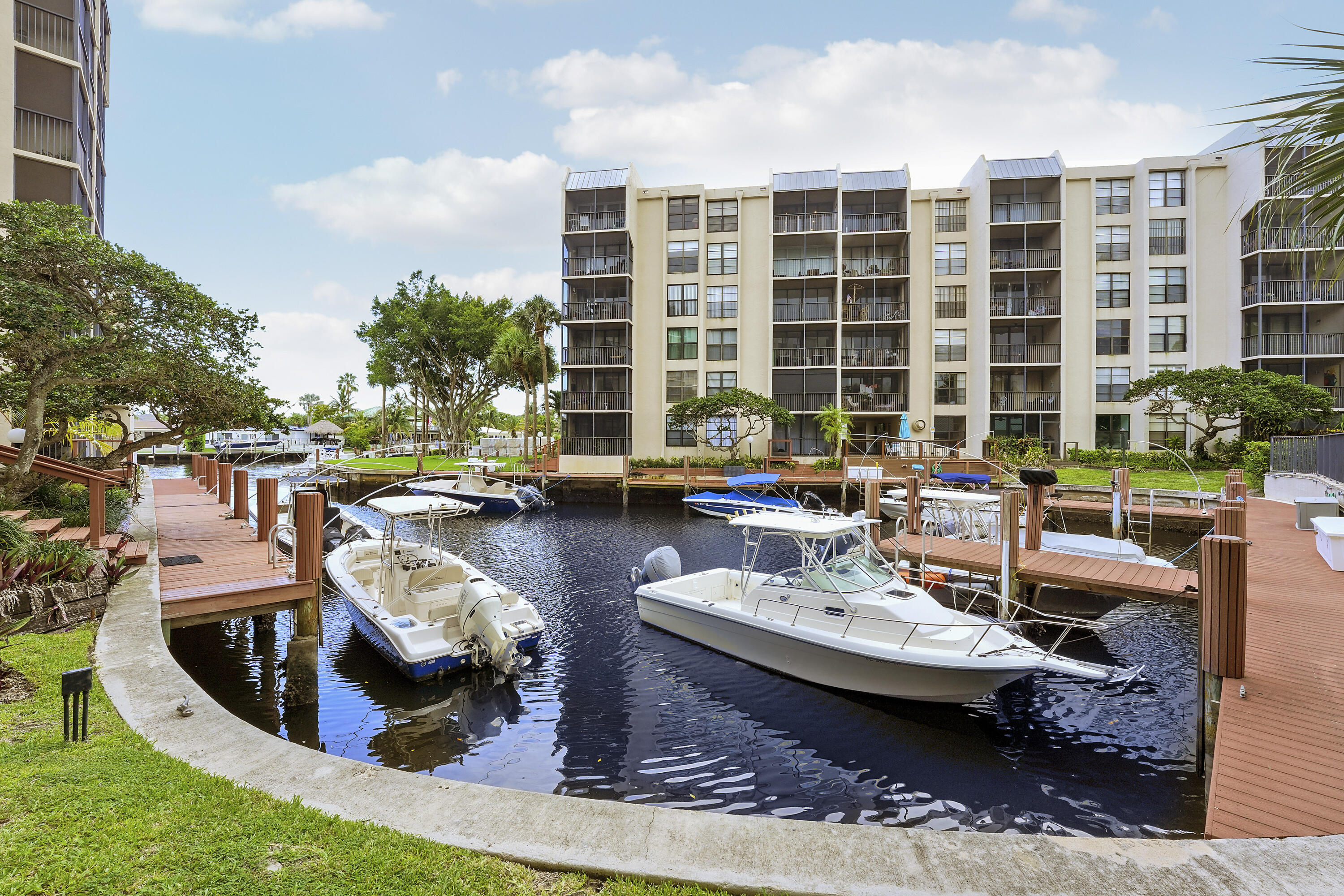 20 Royal Palm Way, Unit 204 Boca Raton, FL 33432 - Photo 20 of 29 Boat Dockage (when Available)