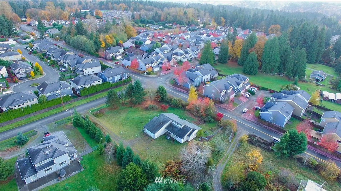 159 Yakima Avenue Southeast Renton, WA 98059 - Photo 12 of 19 a view of a city