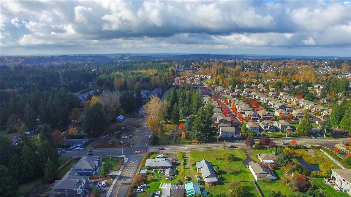 159 Yakima Avenue Southeast Renton, WA 98059 - Photo 10 of 19 a view of a city
