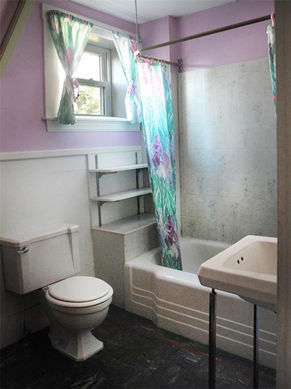 11 Cobbossee Avenue Gardiner, ME 04345 - Photo 12 of 18 Bathroom