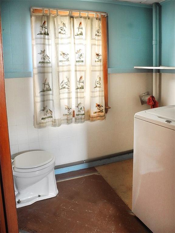 11 Cobbossee Avenue Gardiner, ME 04345 - Photo 14 of 18 Apt. Bath-Laundry