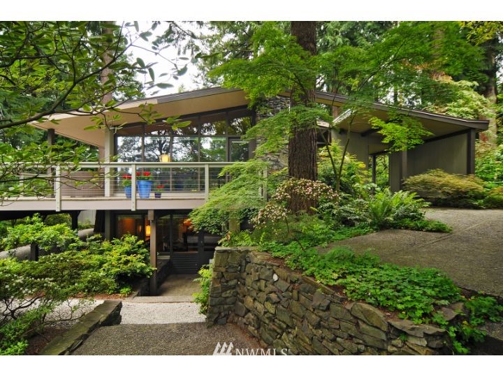 5524 Northeast Windermere Road Seattle, WA 98105 - Photo 1 of 15
