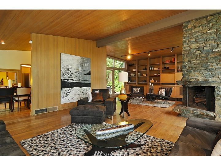 5524 Northeast Windermere Road Seattle, WA 98105 - Photo 2 of 15
