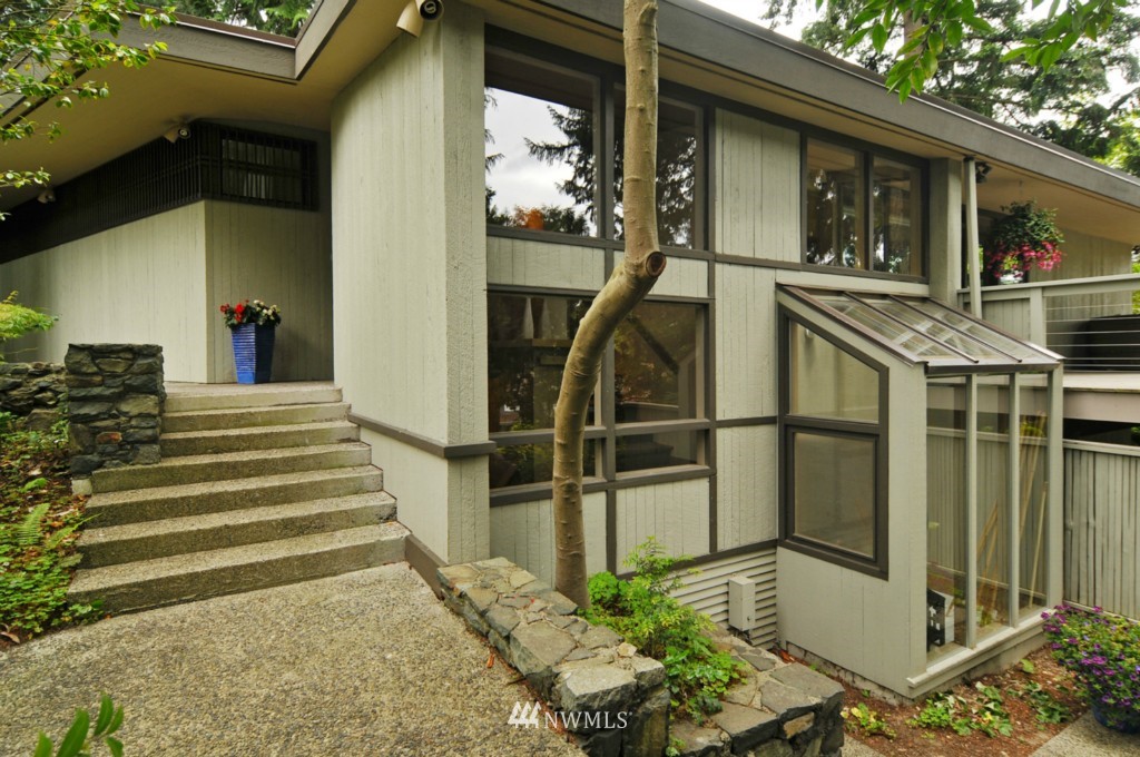 5524 Northeast Windermere Road Seattle, WA 98105 - Photo 14 of 15