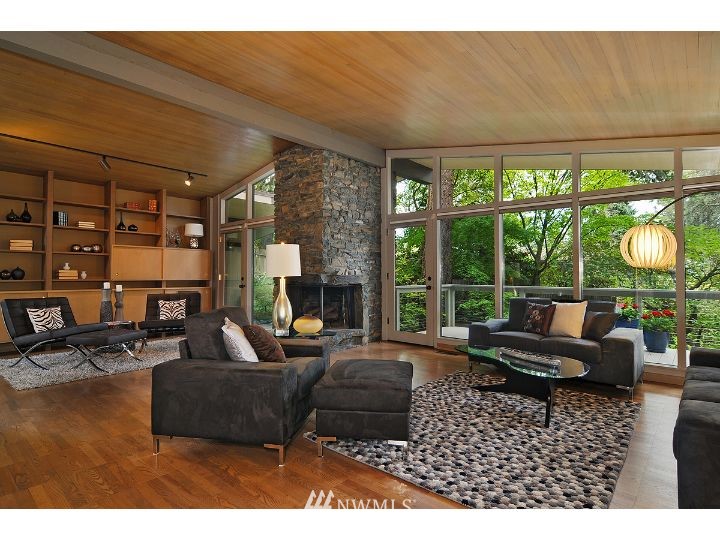 5524 Northeast Windermere Road Seattle, WA 98105 - Photo 3 of 15