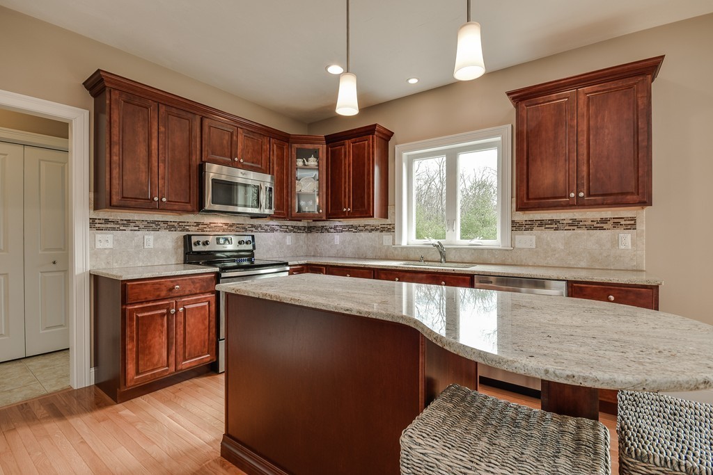 16 Taft Mill Road Grafton, MA 01560 - Photo 4 of 30 Gallery Image 4