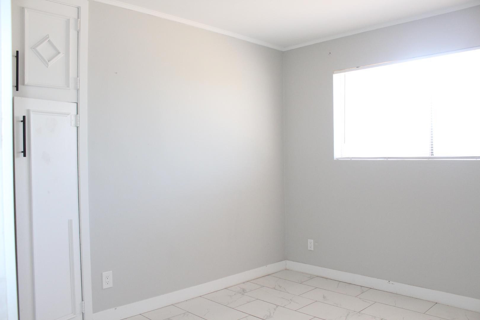 3932 West Griswold Road Phoenix, AZ 85051 - Photo 9 of 20 a small space with a window