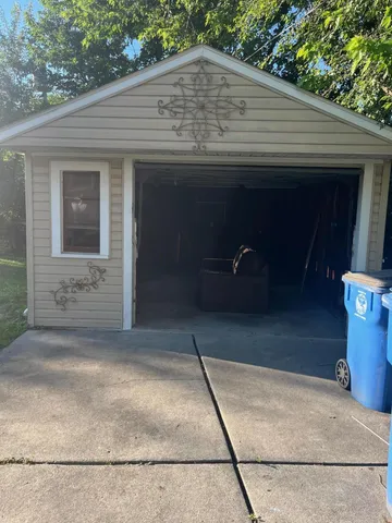 $1,350 | 26252 Eton Avenue, Dearborn Heights, MI 48125