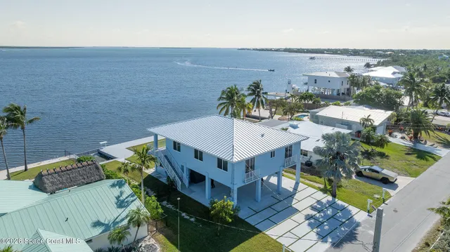 $2,200,000 | 1631 Sunrise Drive, Big Pine Key, FL 33043