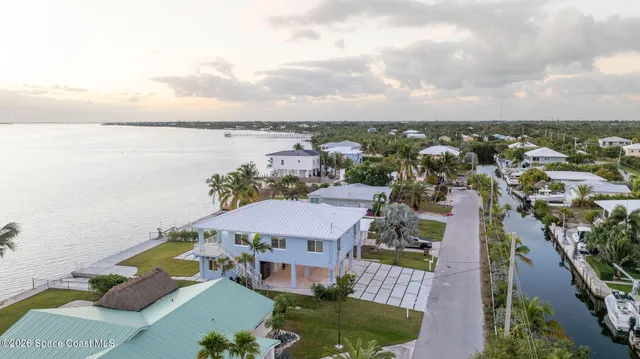 $2,200,000 | 1631 Sunrise Drive, Big Pine Key, FL 33043
