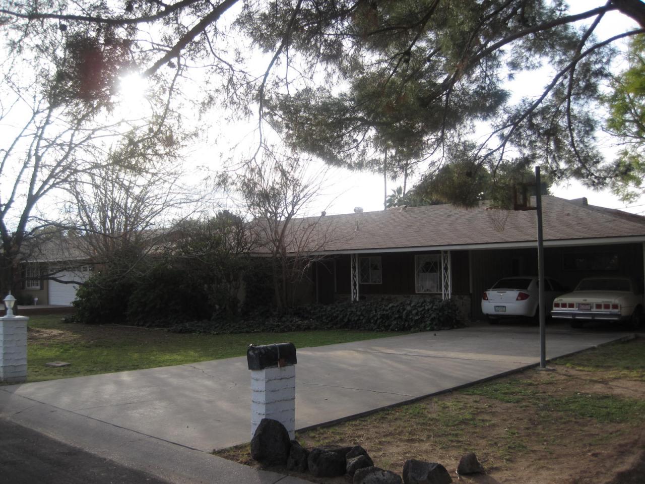 133 East Royal Palm Road Phoenix, AZ 85020 - Photo 1 of 4 Front