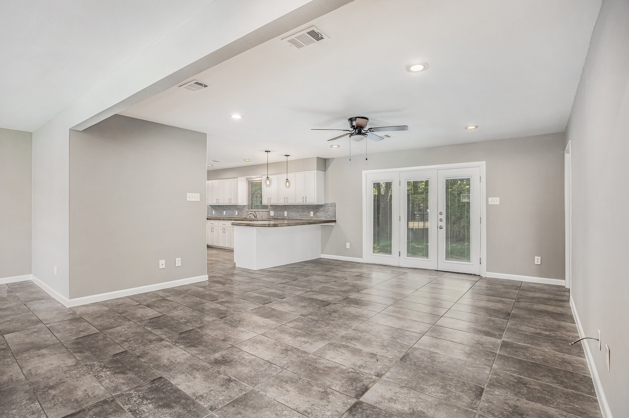 2902 Helberg Road Houston, TX 77092 - Photo 13 of 25 Gallery Image 13