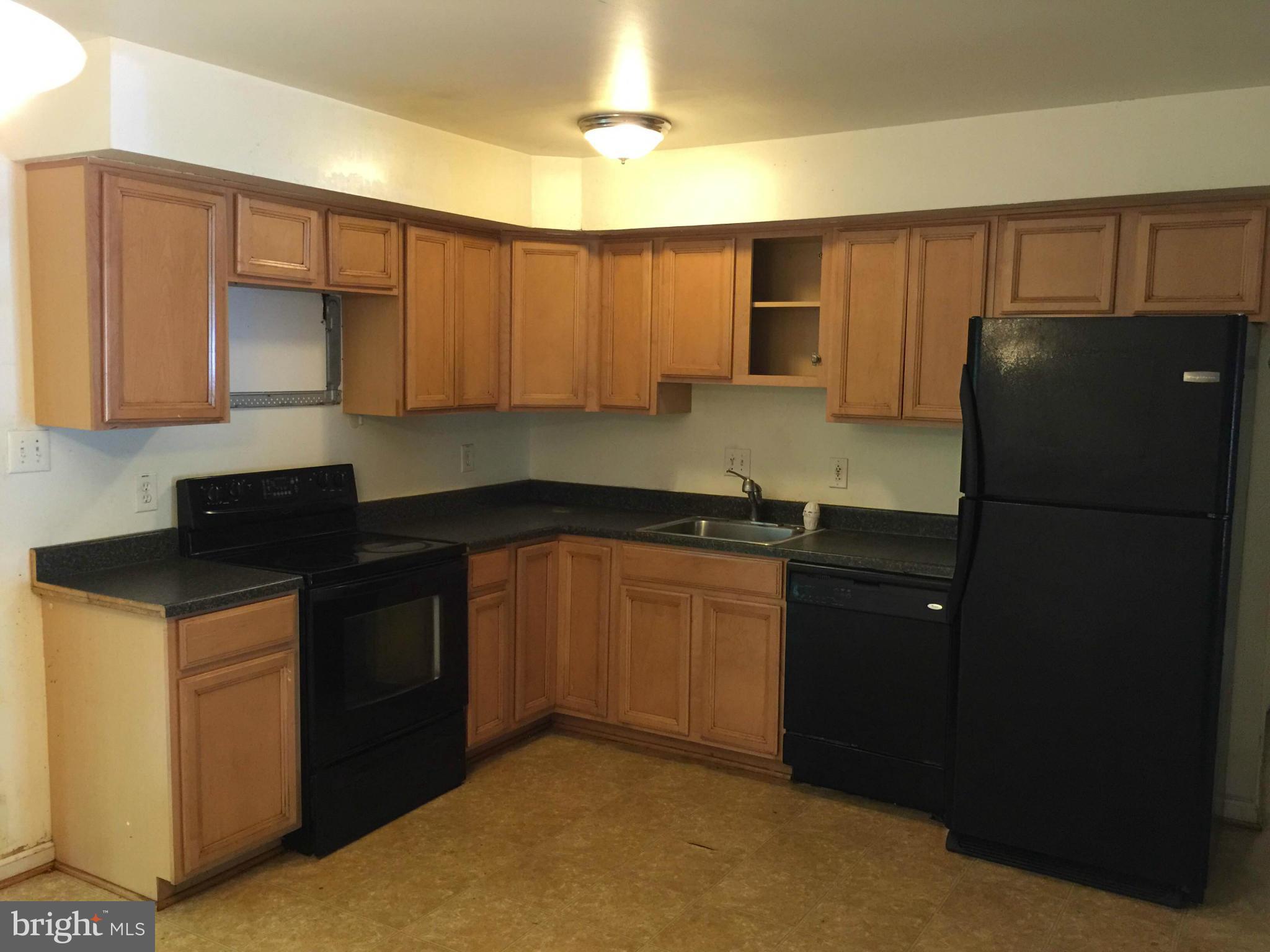 13482 Keytone Road Woodbridge, VA 22193 - Photo 8 of 18 Kitchen
