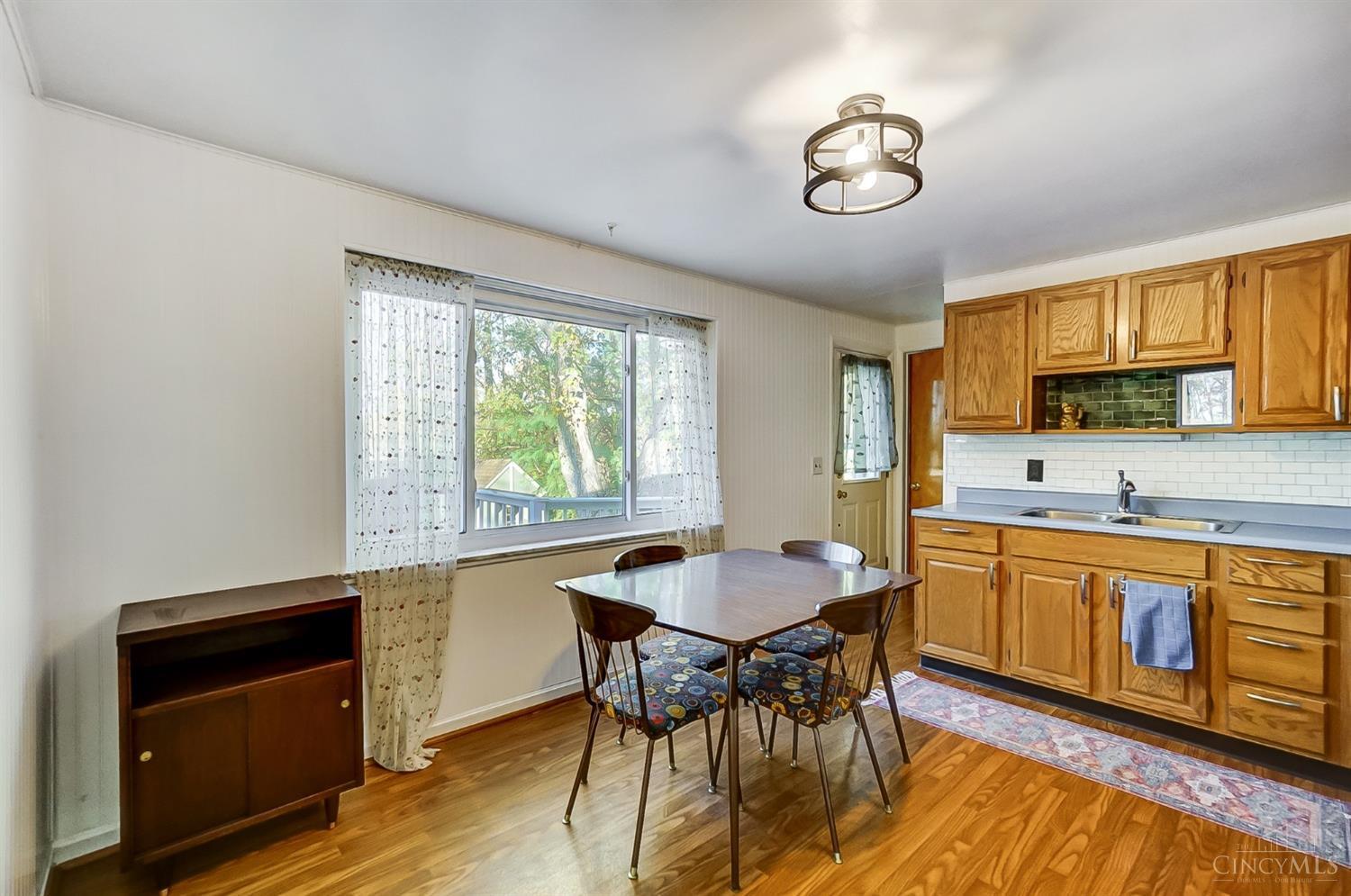 4842 Hanley Road Cincinnati, OH 45247 - Photo 5 of 38