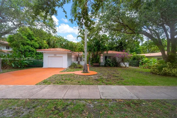 $6,900 | 1439 Miller Road, Coral Gables, FL 33146