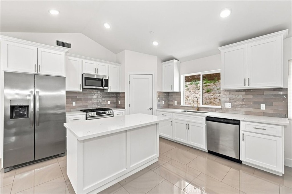 3086 Crystal Ridge Lane Colton, CA 92324 - Photo 58 of 75 Casita/ADU-kitchen