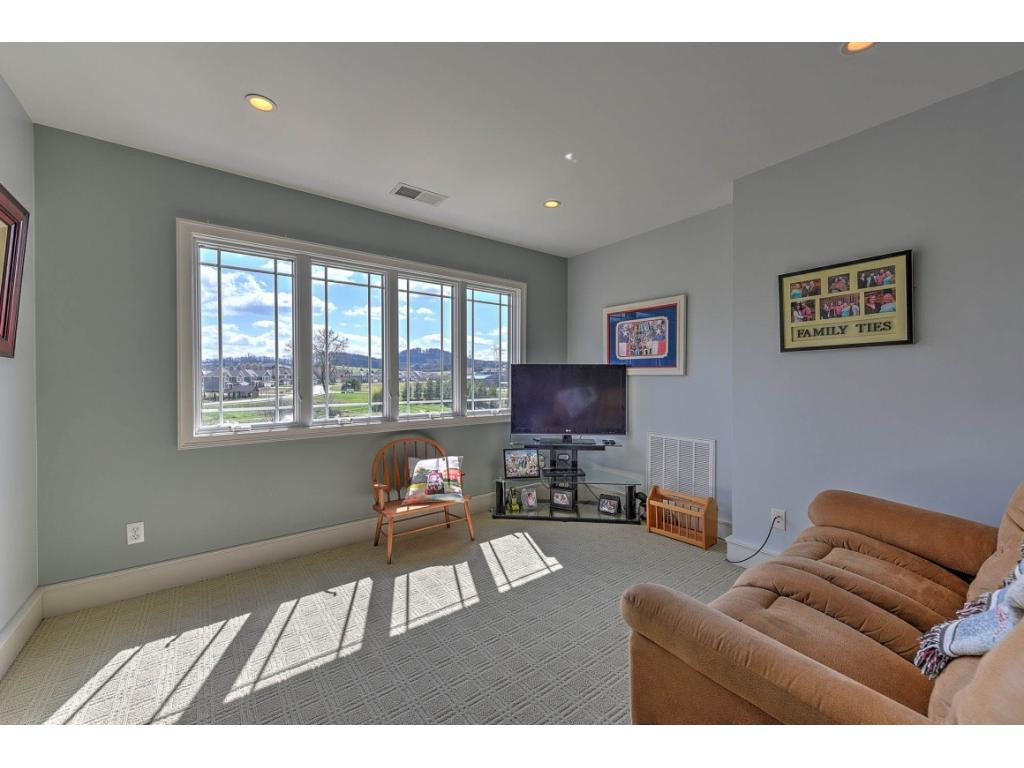 2310 Edinburgh Channel Road Kingsport, TN 37664 - Photo 11 of 36 Photo 11