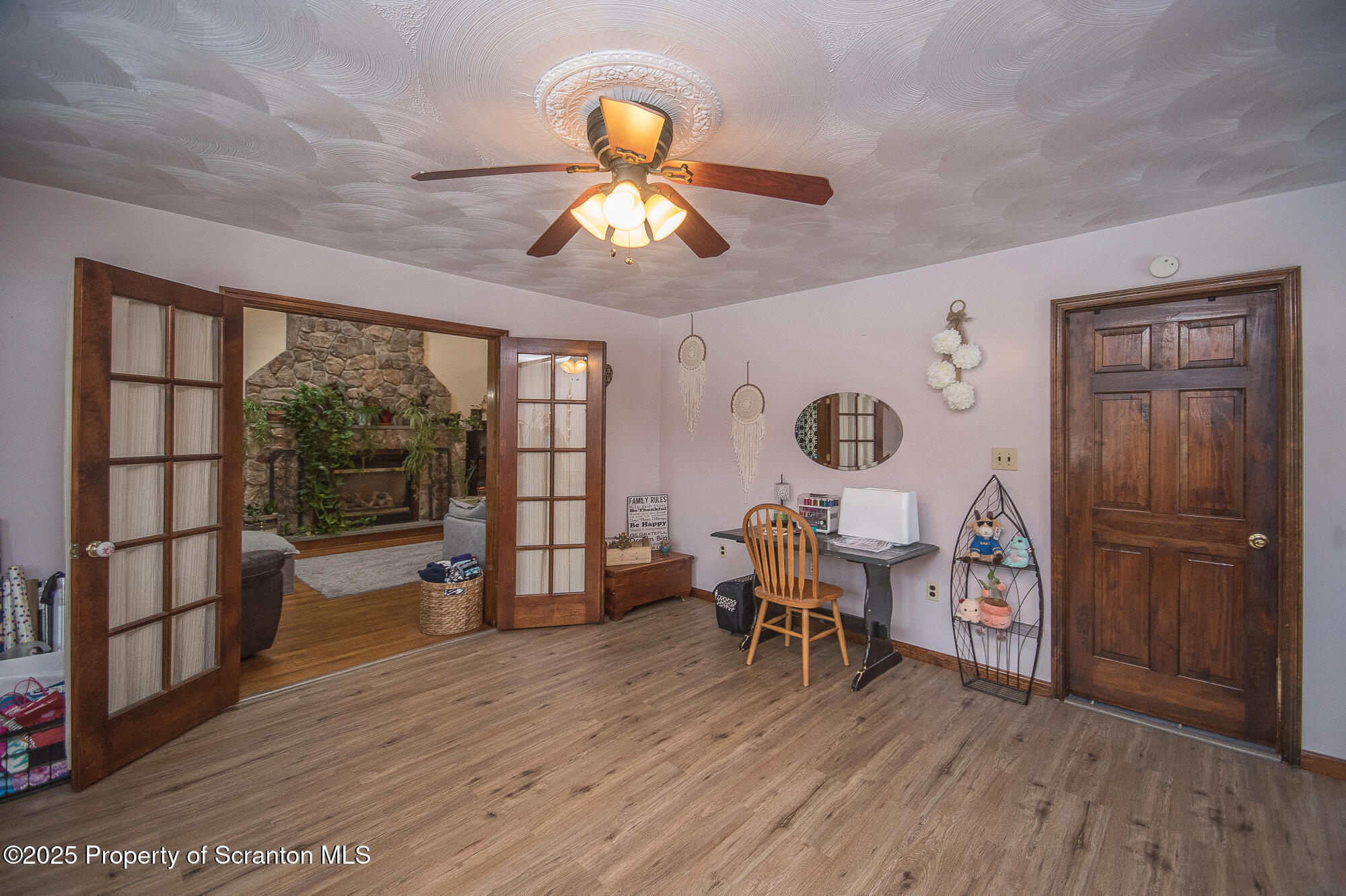 193 Flat Rock Road Forest City, PA 18421 - Photo 20 of 55 Living Room