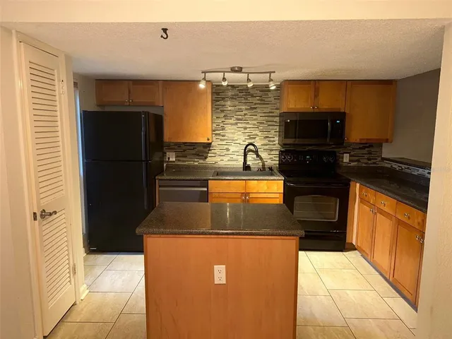 $147,500 | 1810 Northwest 23rd Boulevard, Unit 109, Gainesville, FL 32605