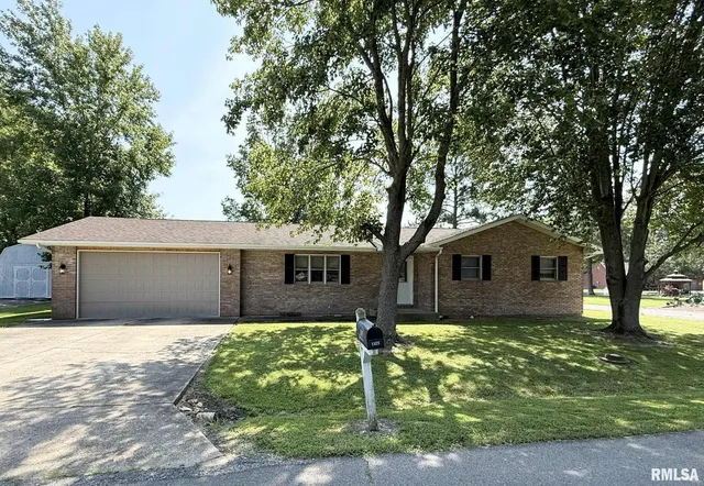 $209,900 | 1105 Oakwood Lane, Marion, IL 62959