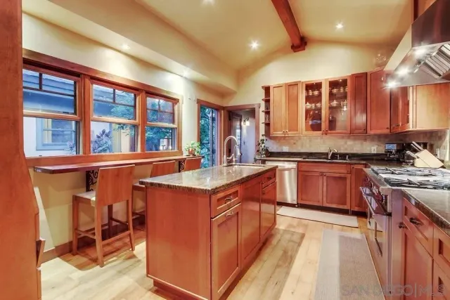 $2,625,000 | 438 Retaheim Way, La Jolla, CA 92037