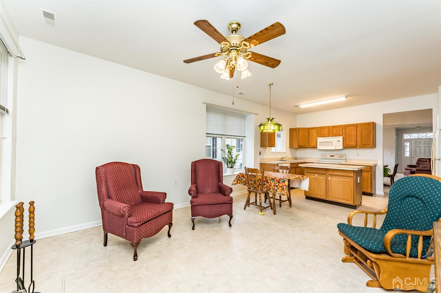 17 Mayfair Road Southampton, NJ 08088 - Photo 12 of 25 Gallery Image 12