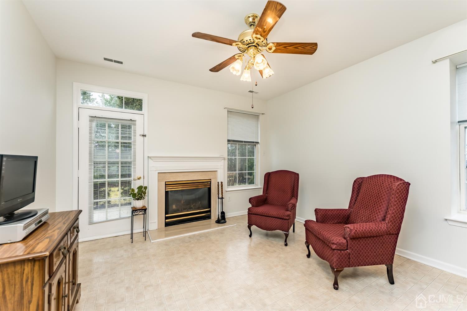 17 Mayfair Road Southampton, NJ 08088 - Photo 13 of 25 Gallery Image 13