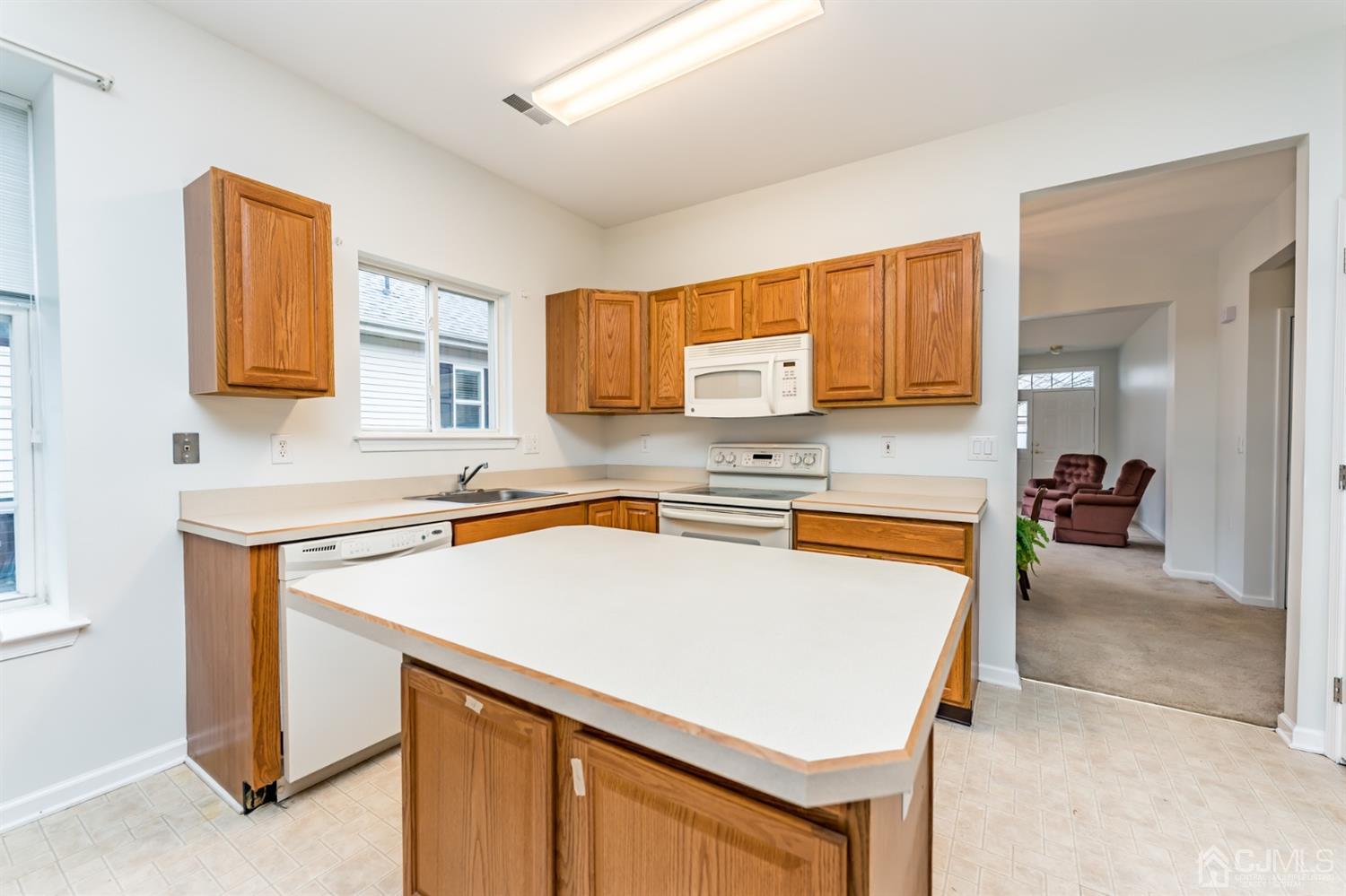 17 Mayfair Road Southampton, NJ 08088 - Photo 8 of 25 Gallery Image 8