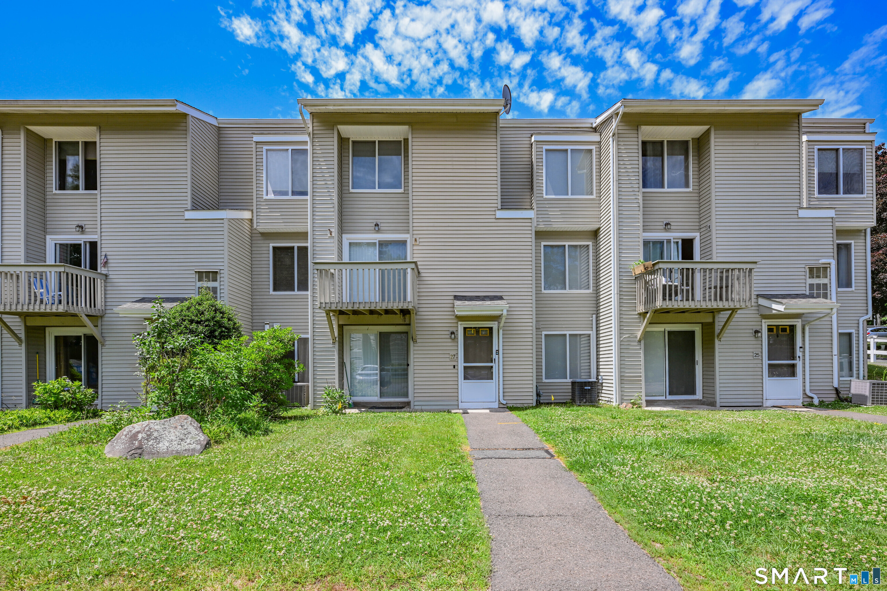 27 Cottonwood Road, Unit 27 Newington, CT 06111 - Photo 1 of 27