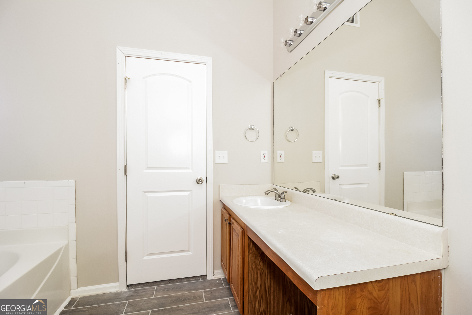 2403 Brookgate Way Ellenwood, GA 30294 - Photo 10 of 17