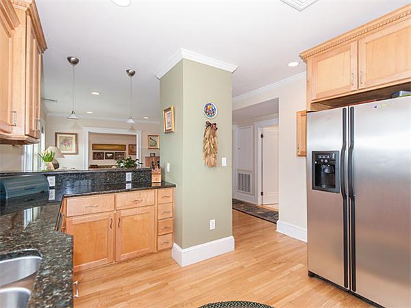 129 Hillside Road, Unit 2 Watertown, MA 02472 - Photo 13 of 28 Gallery Image 13