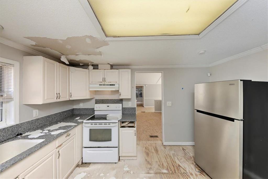 2415 Hi Roc Road Northeast Conyers, GA 30012 - Photo 10 of 29