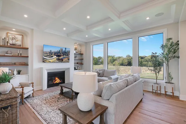 $2,100,000 | 3695 William Way, Independence, MN 55359