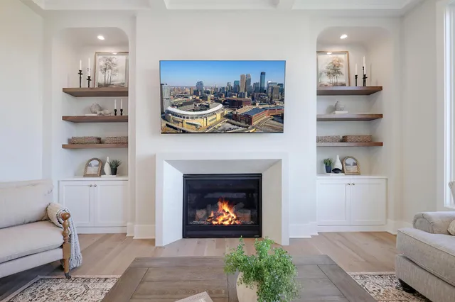 $2,100,000 | 3695 William Way, Independence, MN 55359