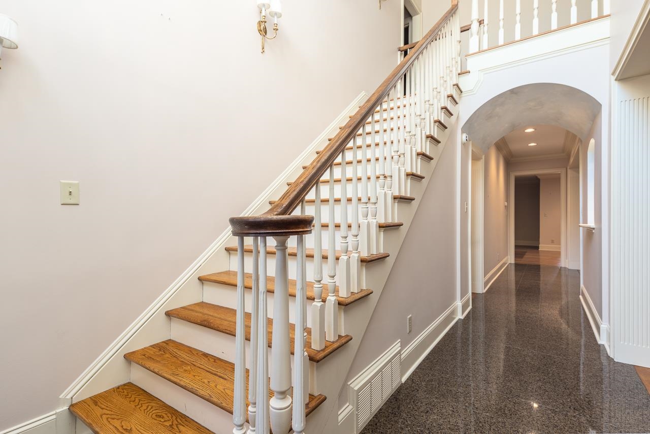 1738 Allenby Road Germantown, TN 38139 - Photo 3 of 24 Gallery Image 3