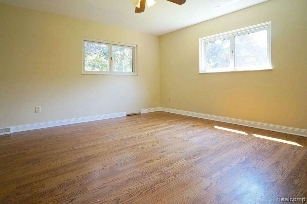 900 East Dawson Road Milford, MI 48381 - Photo 17 of 20 4 Bedroom Colonial