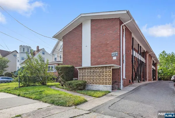 $2,000 | 86 Chestnut Street, Unit 3, Rutherford, NJ 07070