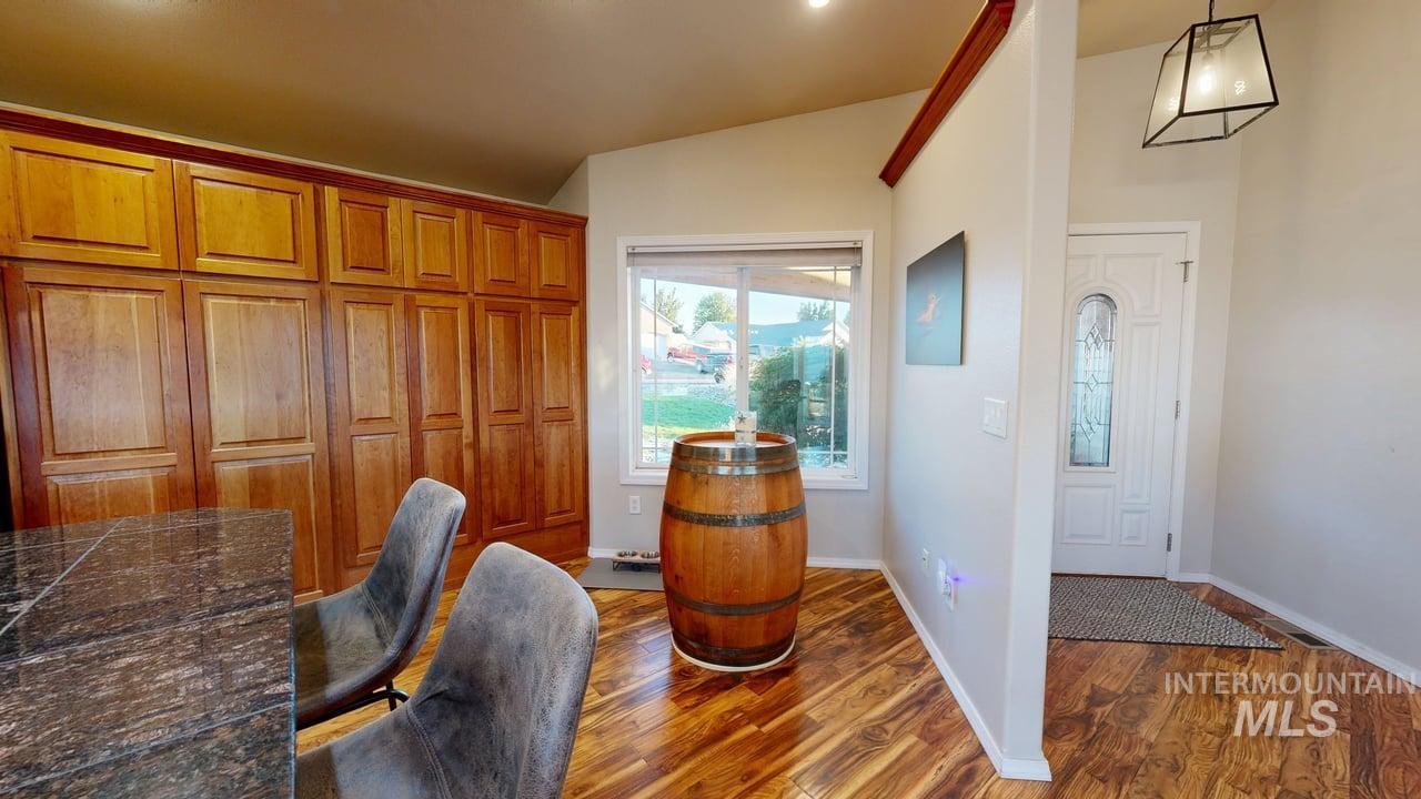1724 Ridgeview Drive Clarkston, WA 99403 - Photo 14 of 48 Kitchen nook, wood finished floors