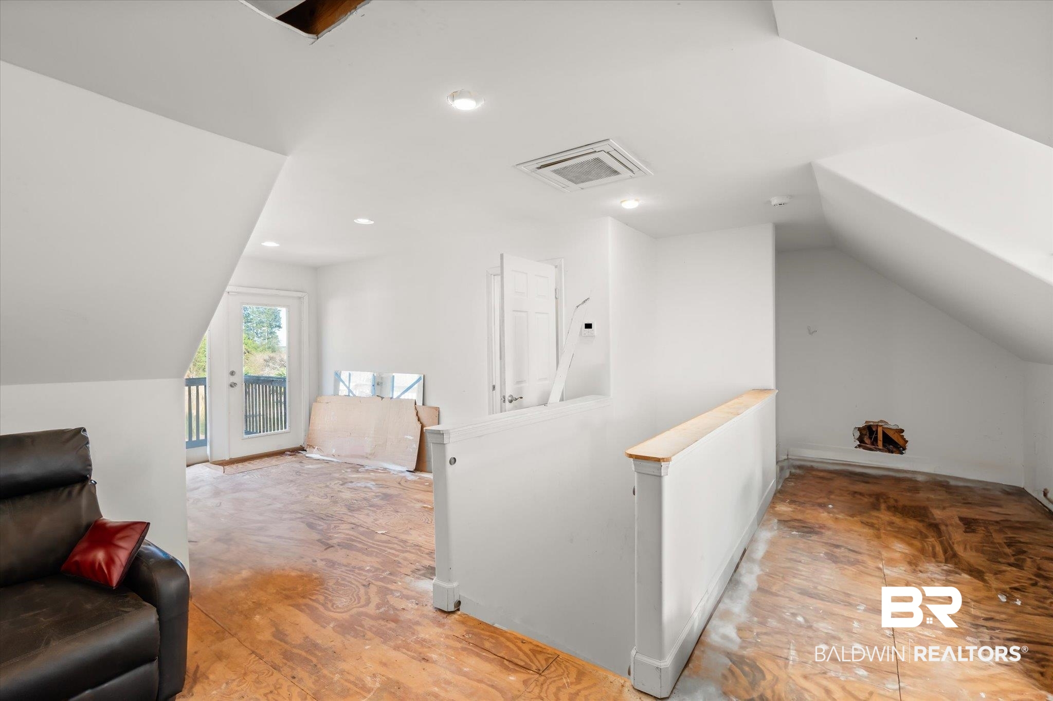 15635 County Road 83 Elberta, AL 36530 - Photo 26 of 54 Additional living space with lofted ceiling