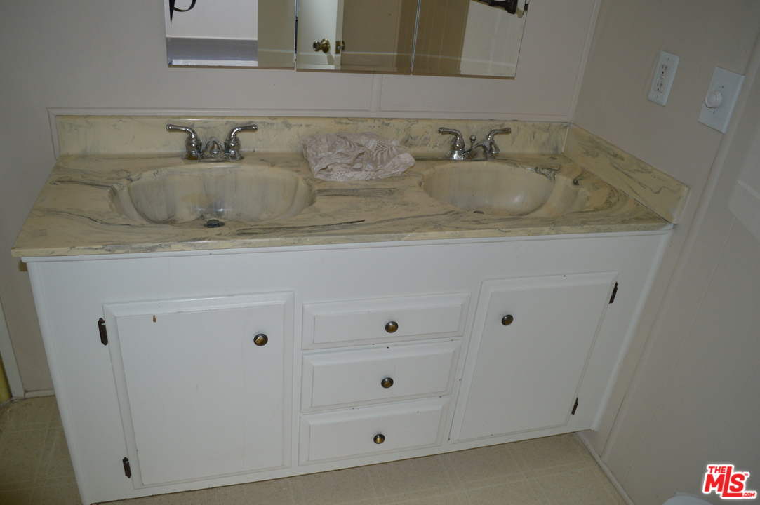 29500 Heathercliff Road, Unit 81 Malibu, CA 90265 - Photo 14 of 15