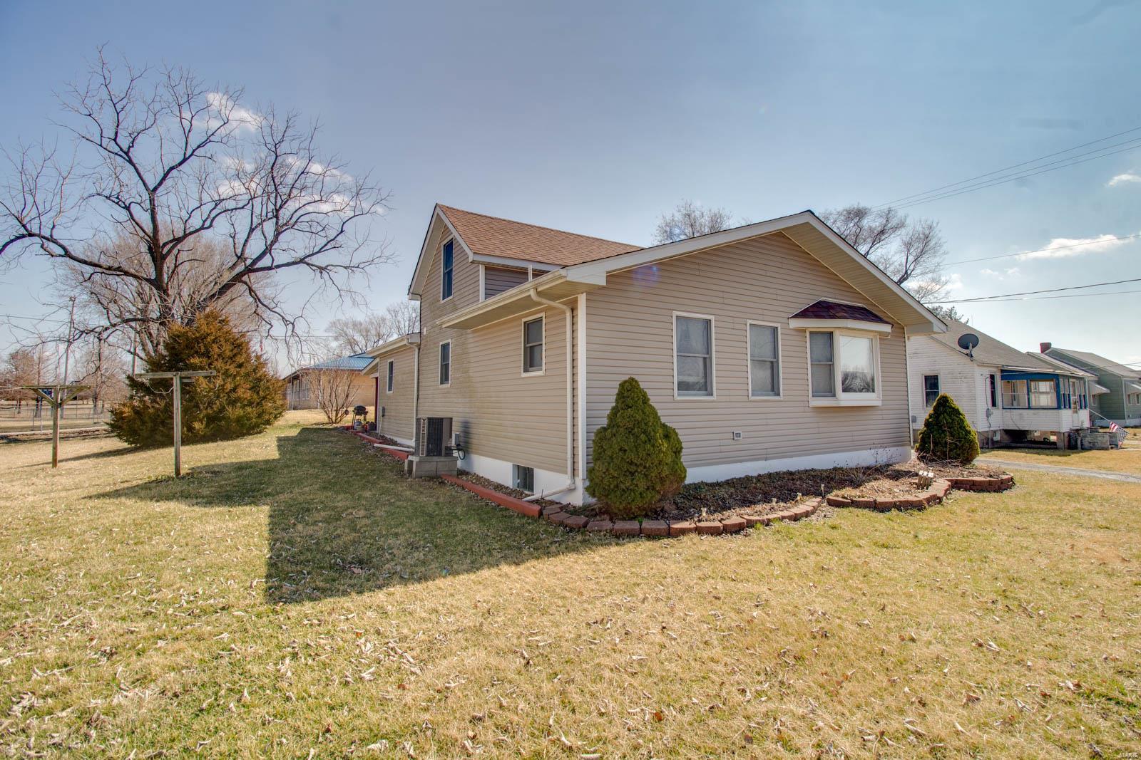 237 Commmunity Brussels, IL 62013 - Photo 3 of 23