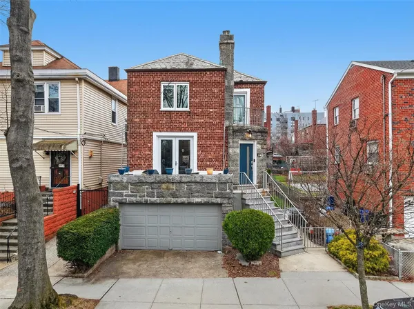 $1,299,000 | 2033 Hering Avenue | Pelham Parkway