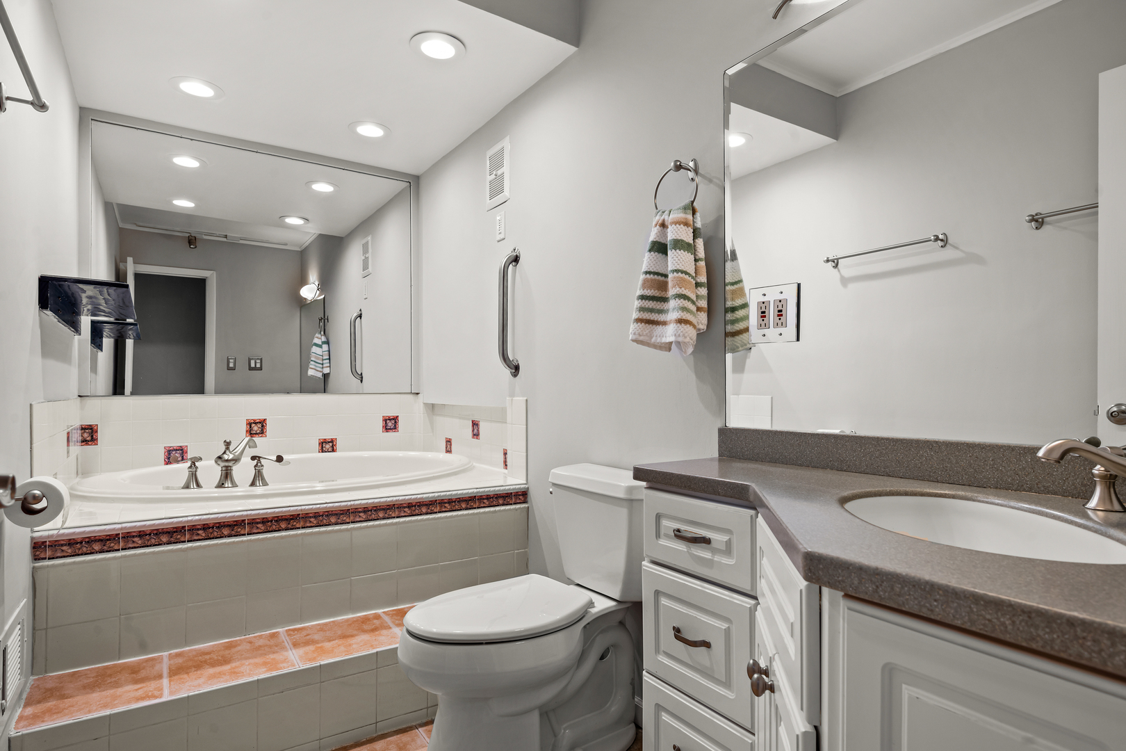 890 Meadow Road Northbrook, IL 60062 - Photo 21 of 32